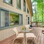 Spacious Pocono Lake Cabin With Community Amenities!