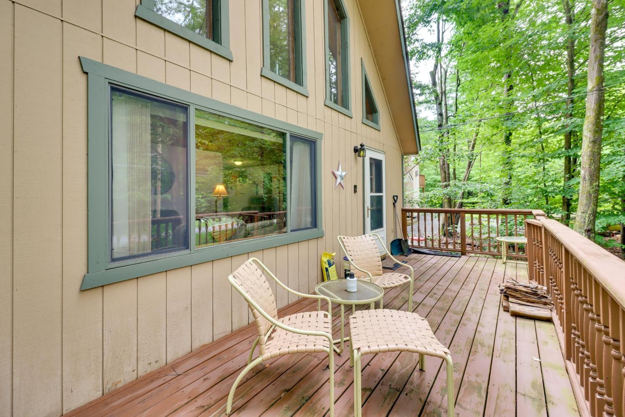 Spacious Pocono With Community Amenities! Pocono Lake