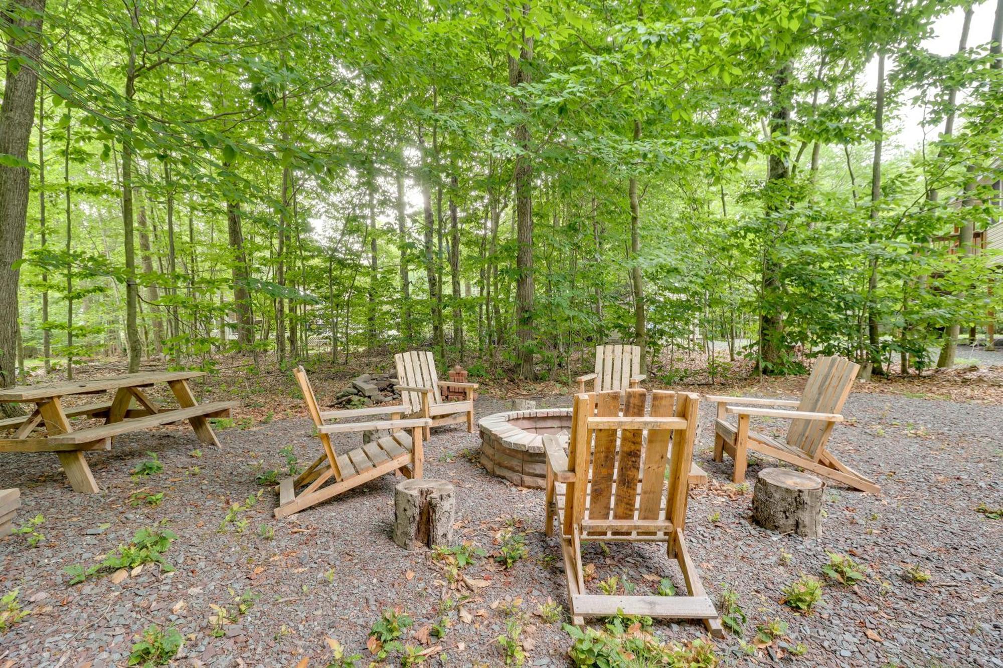 Holiday home Spacious Pocono With Community Amenities! Pocono Lake