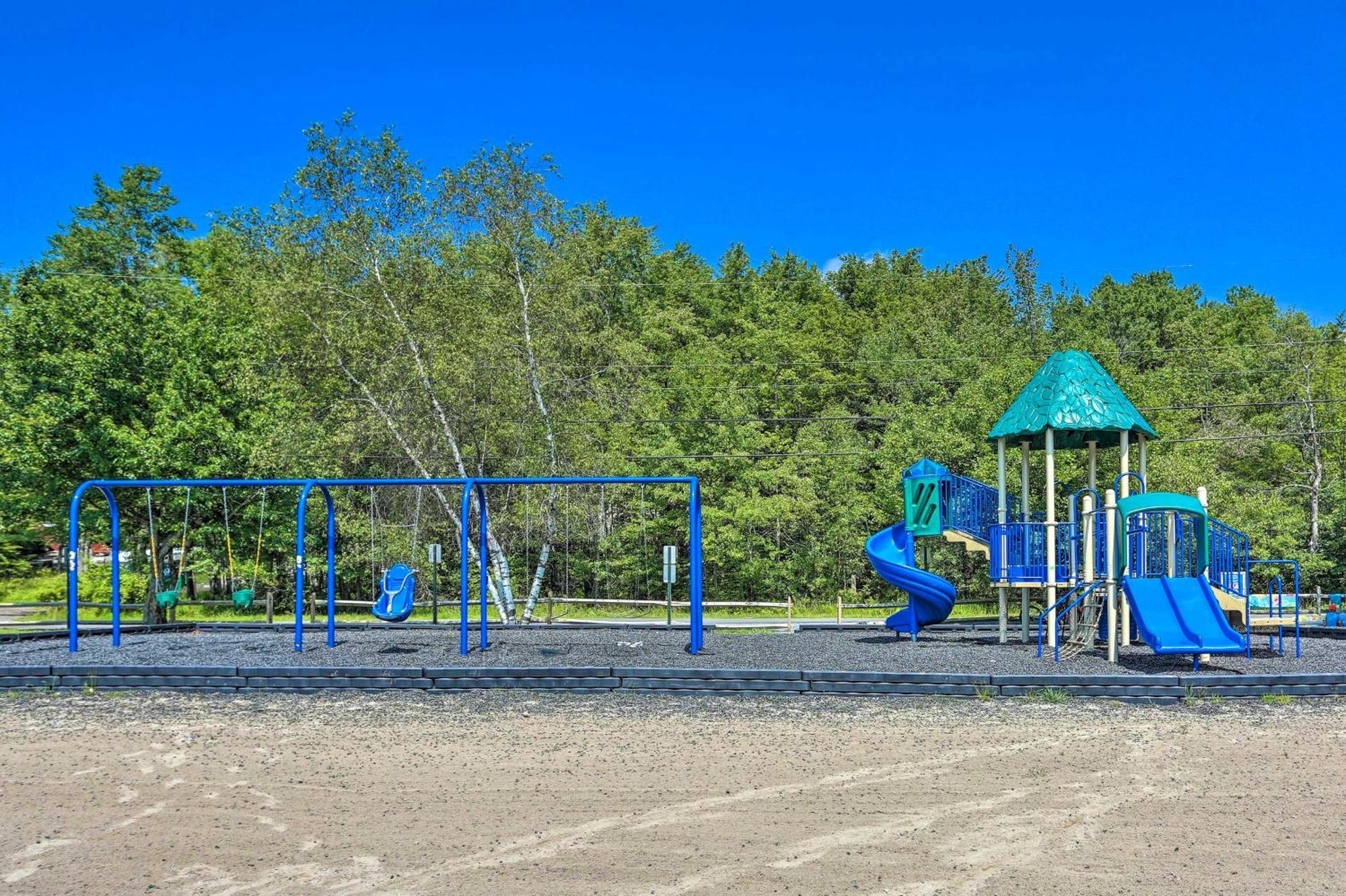 Holiday home Spacious Pocono With Community Amenities!