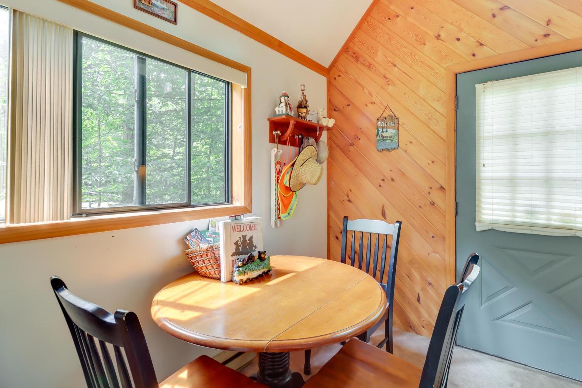 Holiday home Spacious Pocono With Community Amenities!